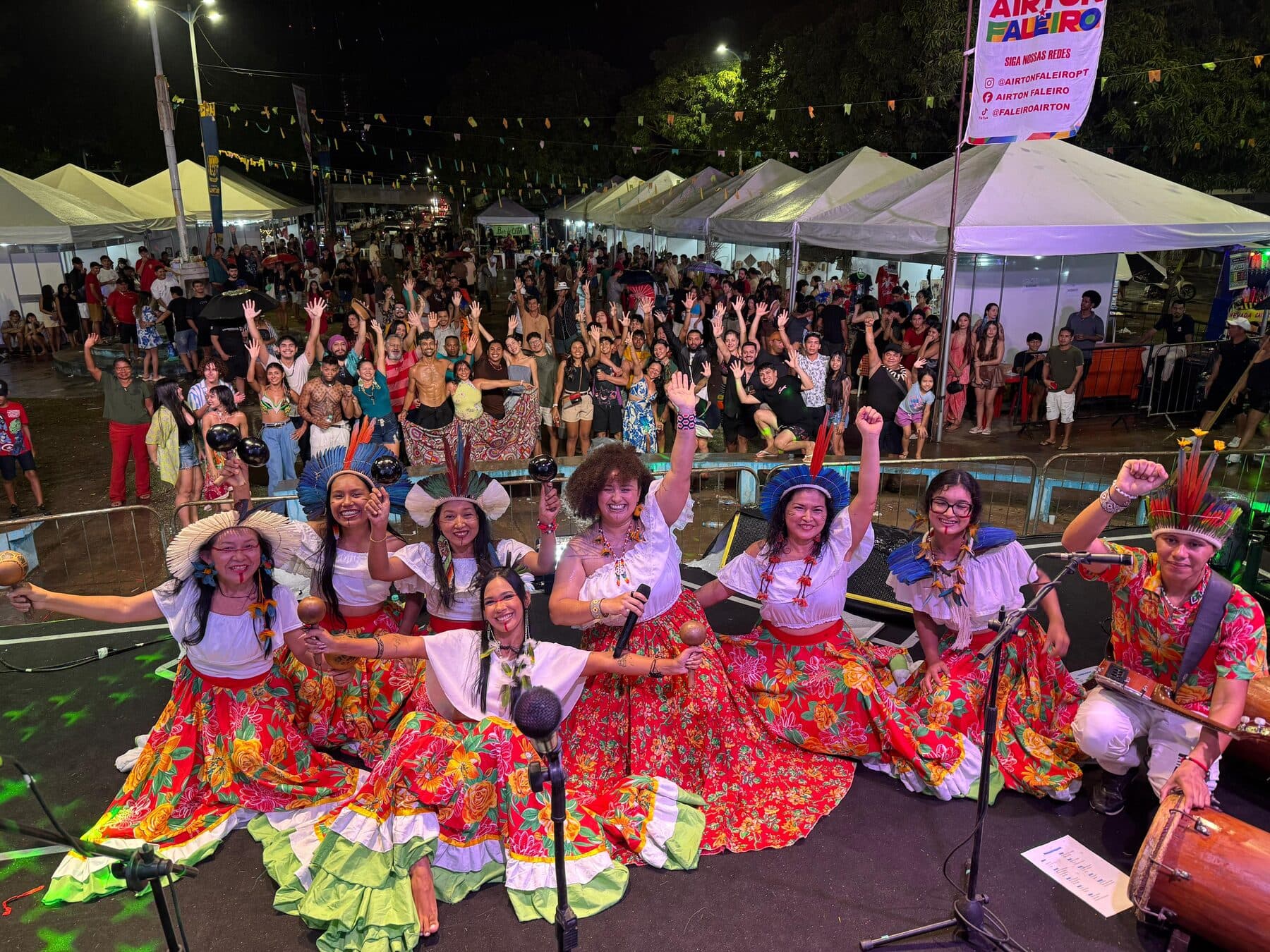 Show ao vivo em Santarém, com o público em festa